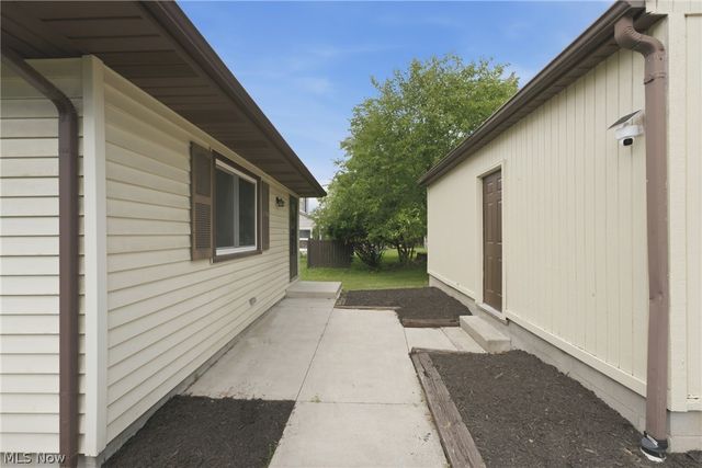 123 E State Street, Barberton, OH 44203