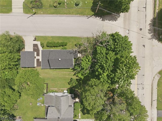 123 E State Street, Barberton, OH 44203
