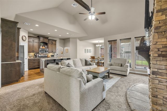 18223 E 49th Place S, Tulsa, OK 74134