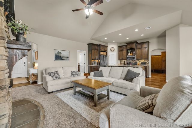 18223 E 49th Place S, Tulsa, OK 74134