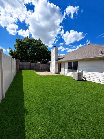 2526 Bishop Allen Lane, Dallas, TX 75237