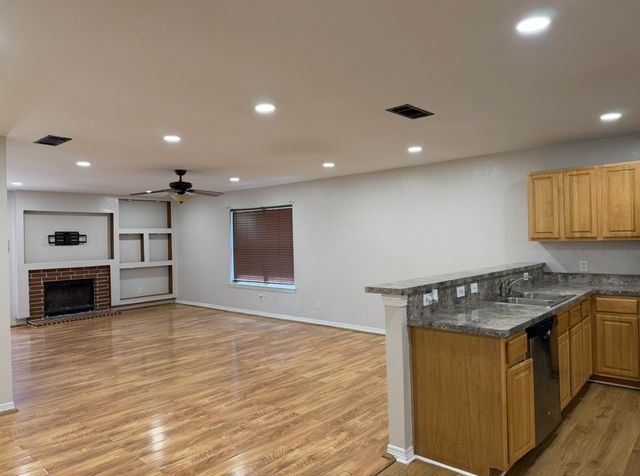 2526 Bishop Allen Lane, Dallas, TX 75237