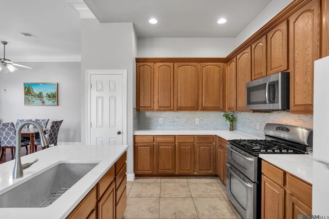 6339 Cross Gate Dr, Baton Rouge, LA 70817