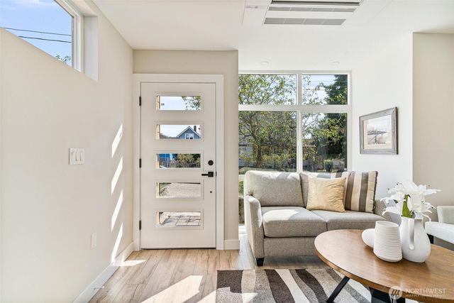 1616 S Juneau Street, Seattle, WA 98108