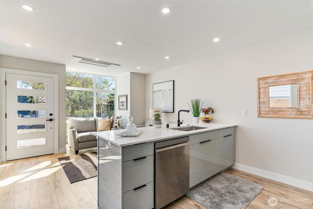 1616 S Juneau Street, Seattle, WA 98108