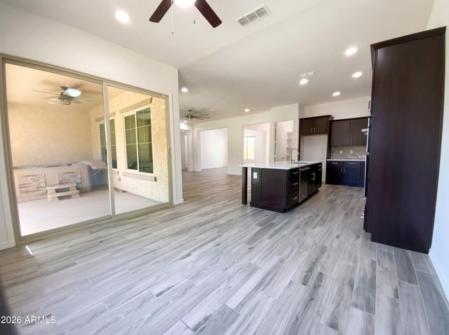 10927 E TUMBLEWEED Avenue, Mesa, AZ 85212