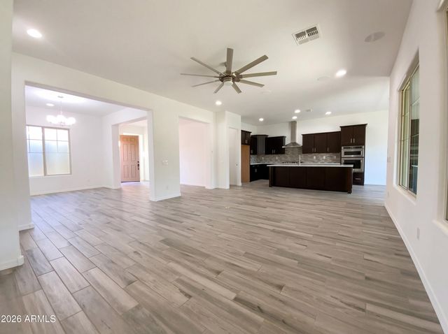 10927 E TUMBLEWEED Avenue, Mesa, AZ 85212