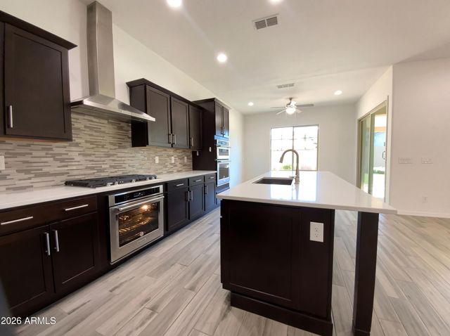 10927 E TUMBLEWEED Avenue, Mesa, AZ 85212