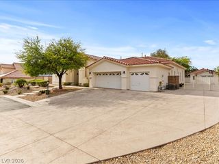 6880 Royal Heritage Court, Las Vegas, NV 89110