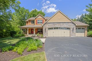 5254 Canyon River Drive, Ada, MI 49301