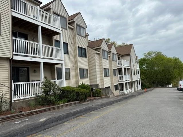 11 Hulbert 15, Worcester, MA 01603