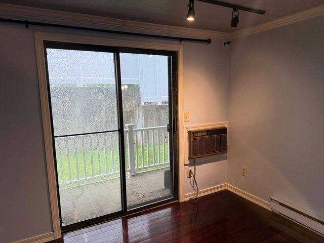 11 Hulbert 15, Worcester, MA 01603