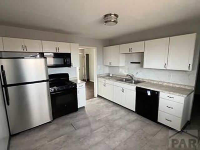 3131 Skyview Ave, Pueblo, CO 81008