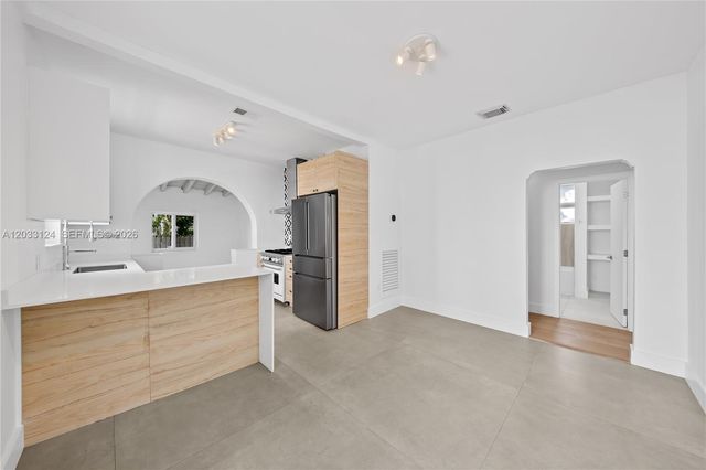 565 NW 44th Street, Miami, FL 33127