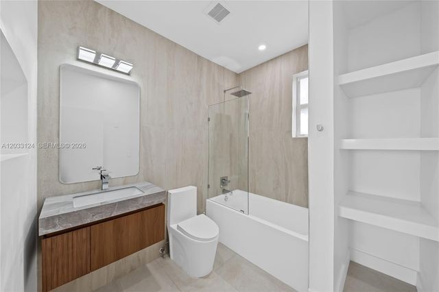 565 NW 44th Street, Miami, FL 33127