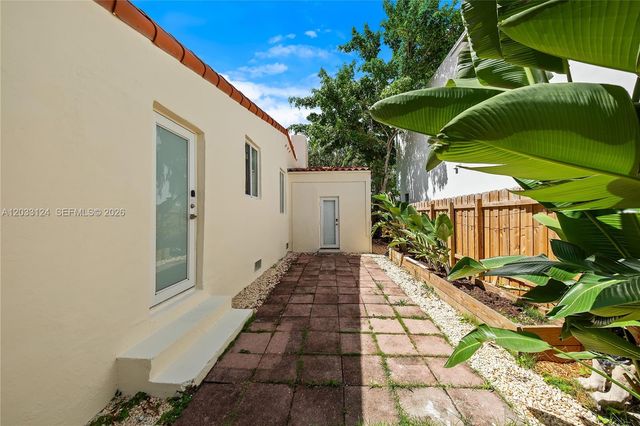 565 NW 44th Street, Miami, FL 33127