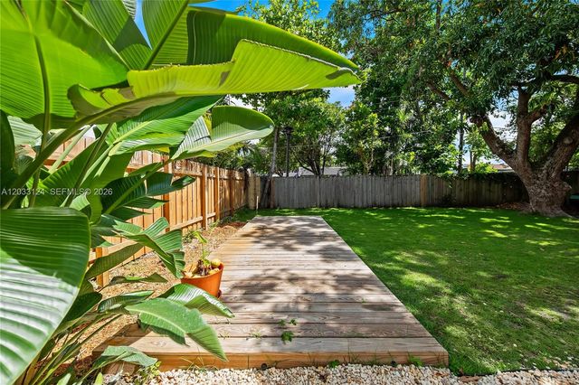 565 NW 44th Street, Miami, FL 33127