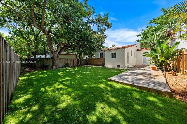 565 NW 44th Street, Miami, FL 33127