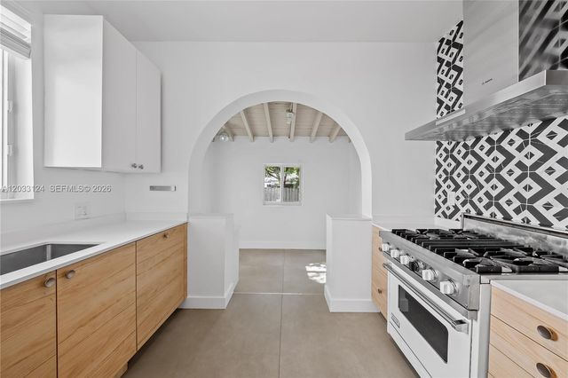 565 NW 44th Street, Miami, FL 33127