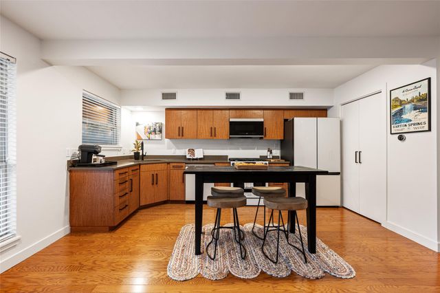 1115 10th ST 209, Austin, TX 78703