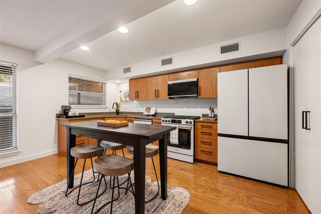 1115 10th ST 209, Austin, TX 78703