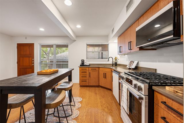 1115 10th ST 209, Austin, TX 78703