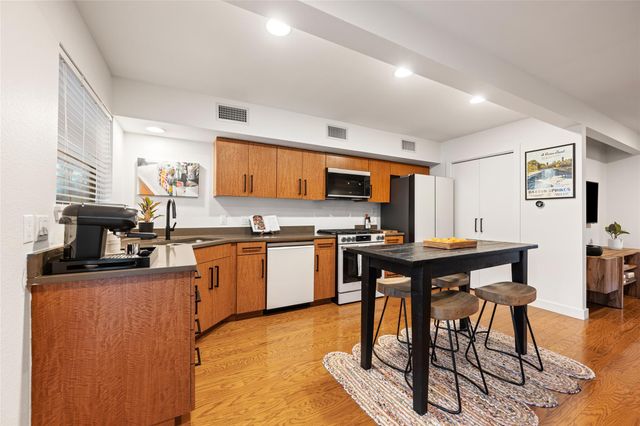 1115 10th ST 209, Austin, TX 78703