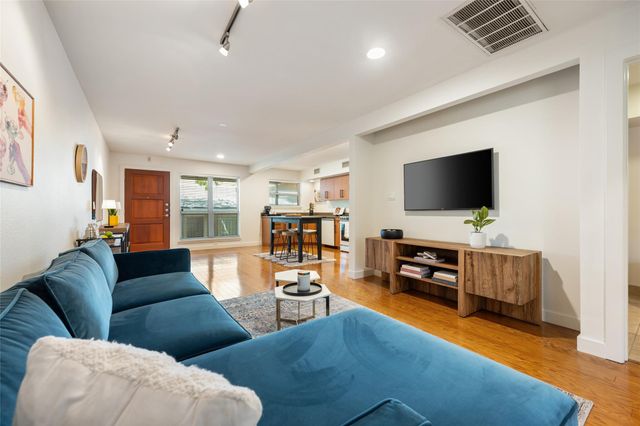 1115 10th ST 209, Austin, TX 78703