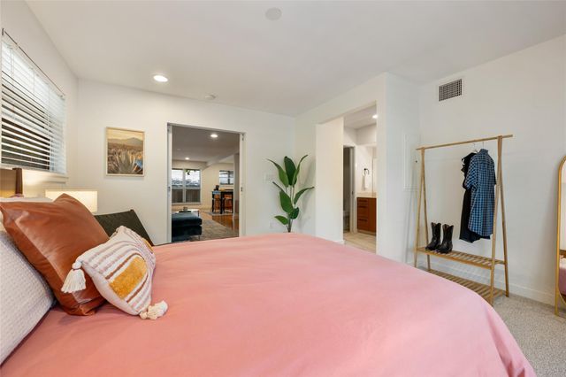 1115 10th ST 209, Austin, TX 78703
