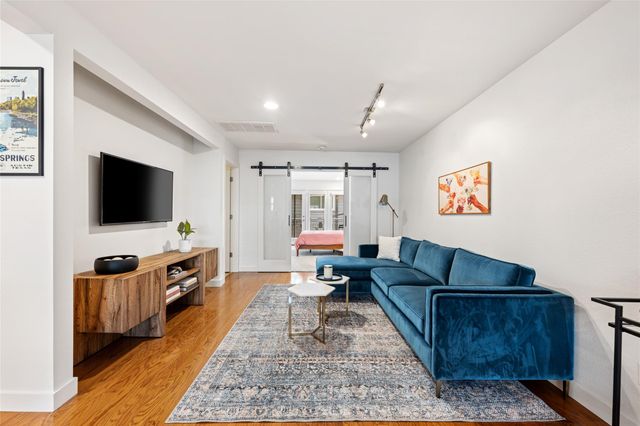 1115 10th ST 209, Austin, TX 78703