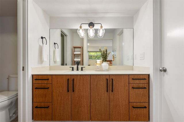 1115 10th ST 209, Austin, TX 78703