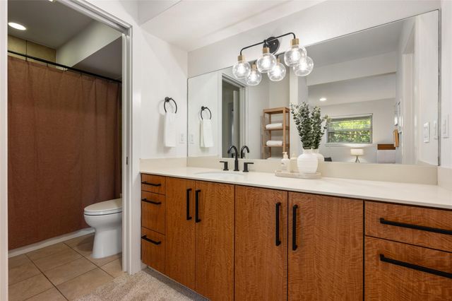 1115 10th ST 209, Austin, TX 78703