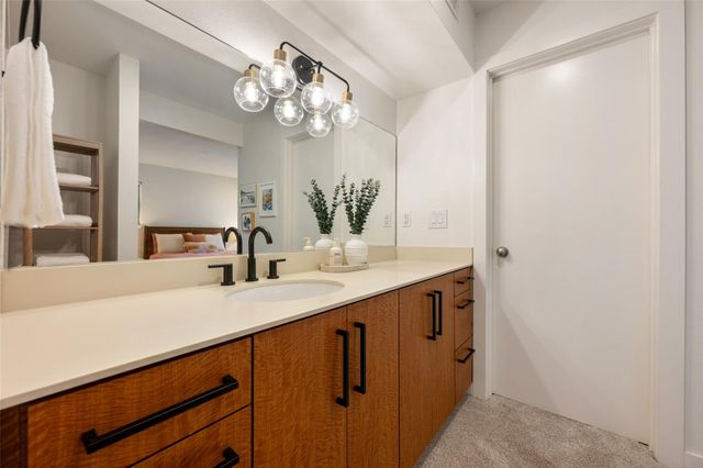1115 10th ST 209, Austin, TX 78703