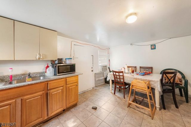 560 W Front St, Plainfield City, NJ 07060