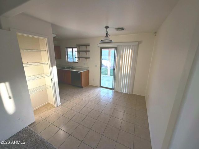 40440 N HIGH MEADOWS Drive, San Tan Valley, AZ 85140