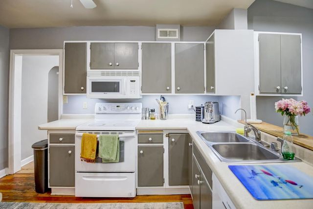 207 S Owen Drive, Madison, WI 53705