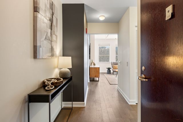 437 W Division Street 310, Chicago, IL 60610