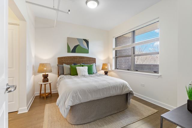 437 W Division Street 310, Chicago, IL 60610