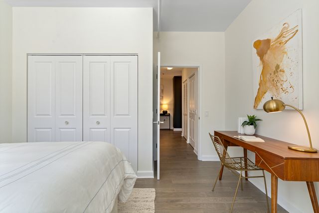 437 W Division Street 310, Chicago, IL 60610