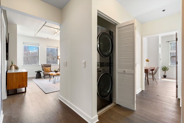 437 W Division Street 310, Chicago, IL 60610