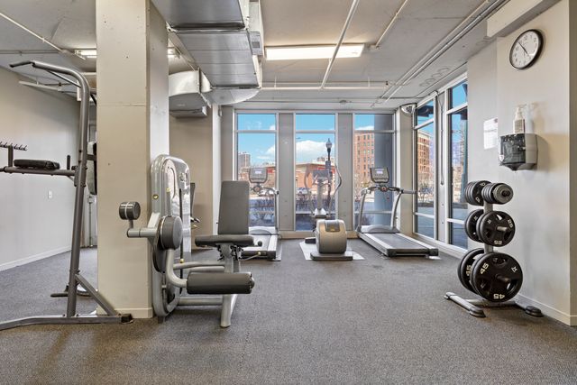 437 W Division Street 310, Chicago, IL 60610