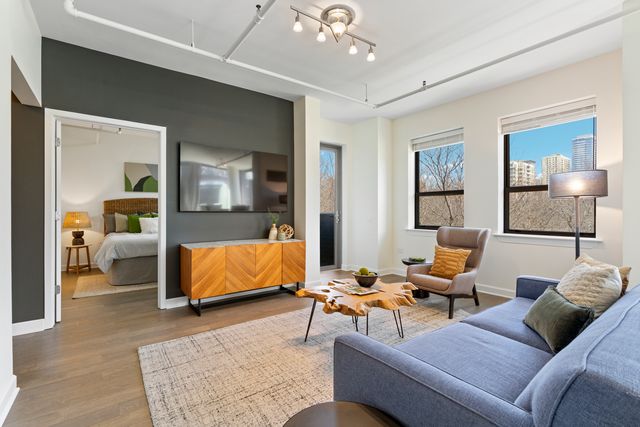 437 W Division Street 310, Chicago, IL 60610