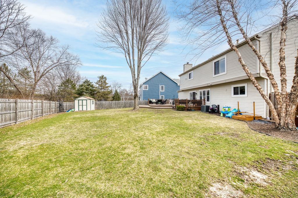 Image 18 of property listing at 96 Alexandra Court, Mundelein, IL 60060