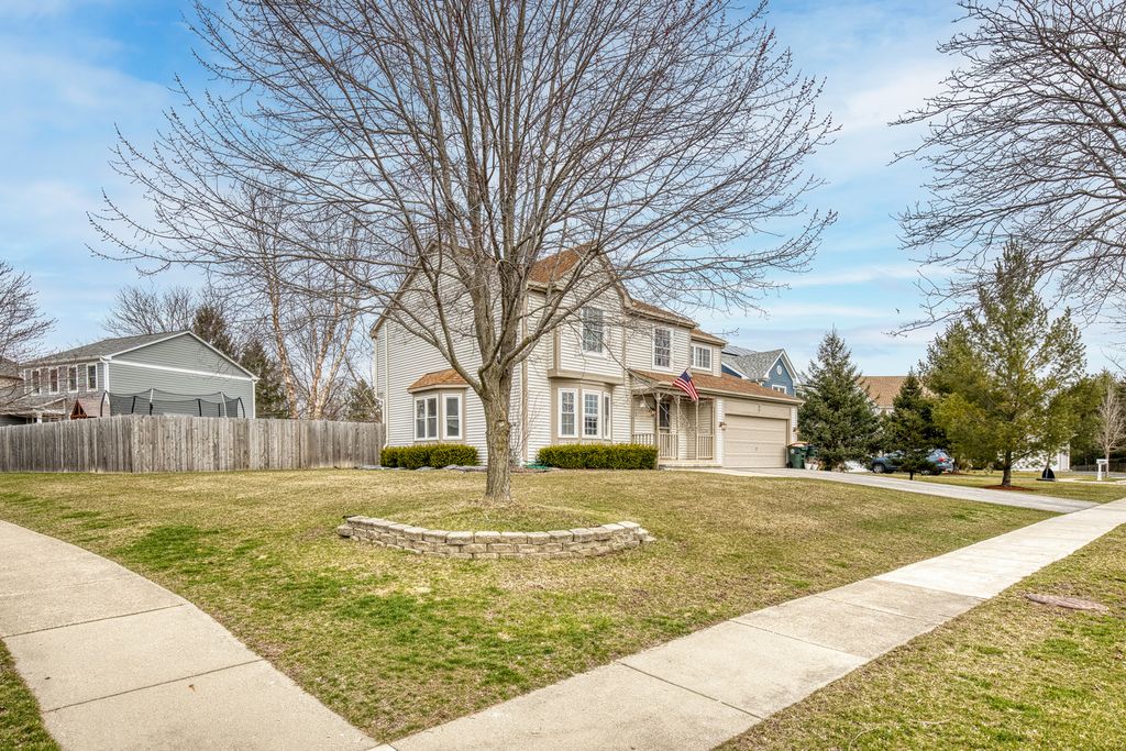 Image 20 of property listing at 96 Alexandra Court, Mundelein, IL 60060