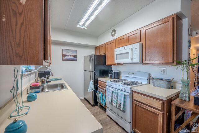 130 Beach 62nd Street 60, Arverne, NY 11692
