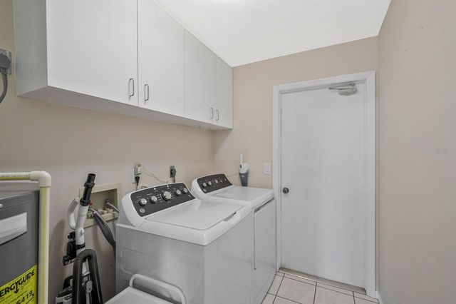 1904 SE 36TH TERRACE, Cape Coral, FL 33904