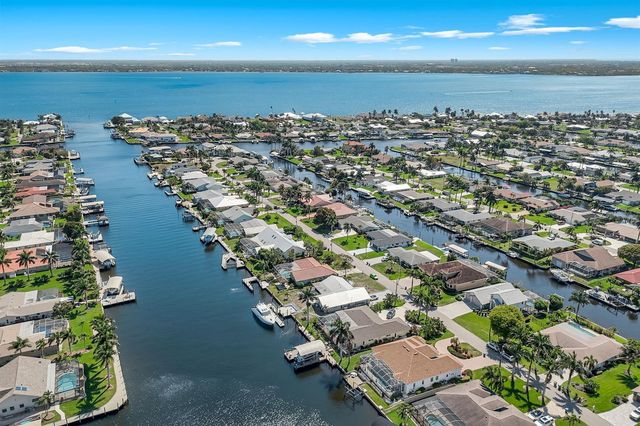 1904 SE 36TH TERRACE, Cape Coral, FL 33904