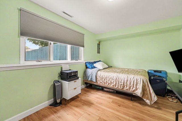 827 N Wiggs Street, Griffith, IN 46319