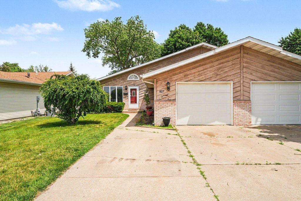 827 N Wiggs Street, Griffith, IN 46319