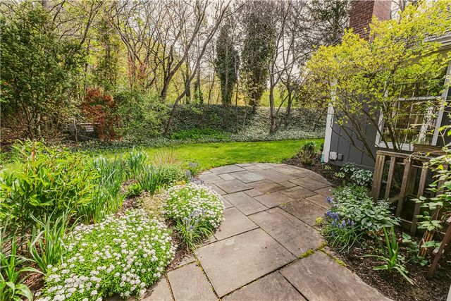 31 Tobey Woods, Pittsford, NY 14534